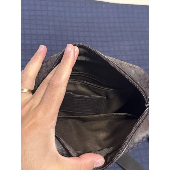 COACH UNISEX SIGNATURE C LOGO BROWN TOTE F70848 - Picture 4 of 5